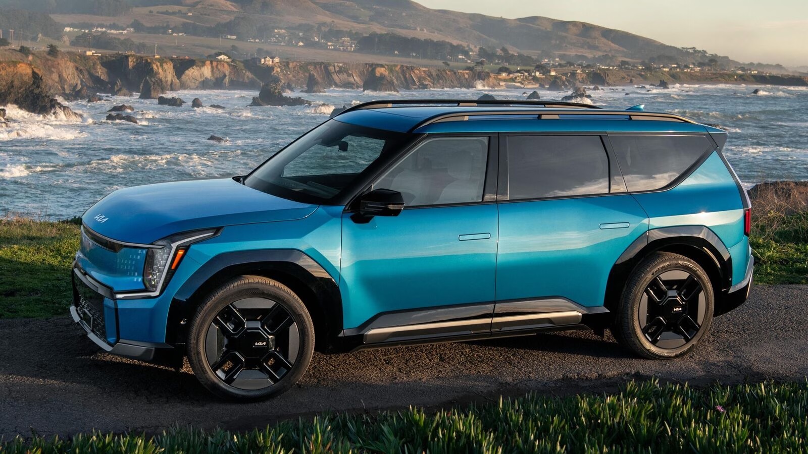 Kia Carens 2025: Elevating Family Mobility with Style and Practicality